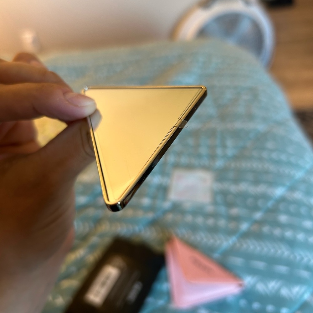 Prada Beauty Pink Triangular Compact Mirror - Picture 4 of 4